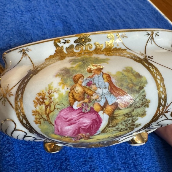 Limoges Gold and White Porcelain Tureen - Picture 1 of 16